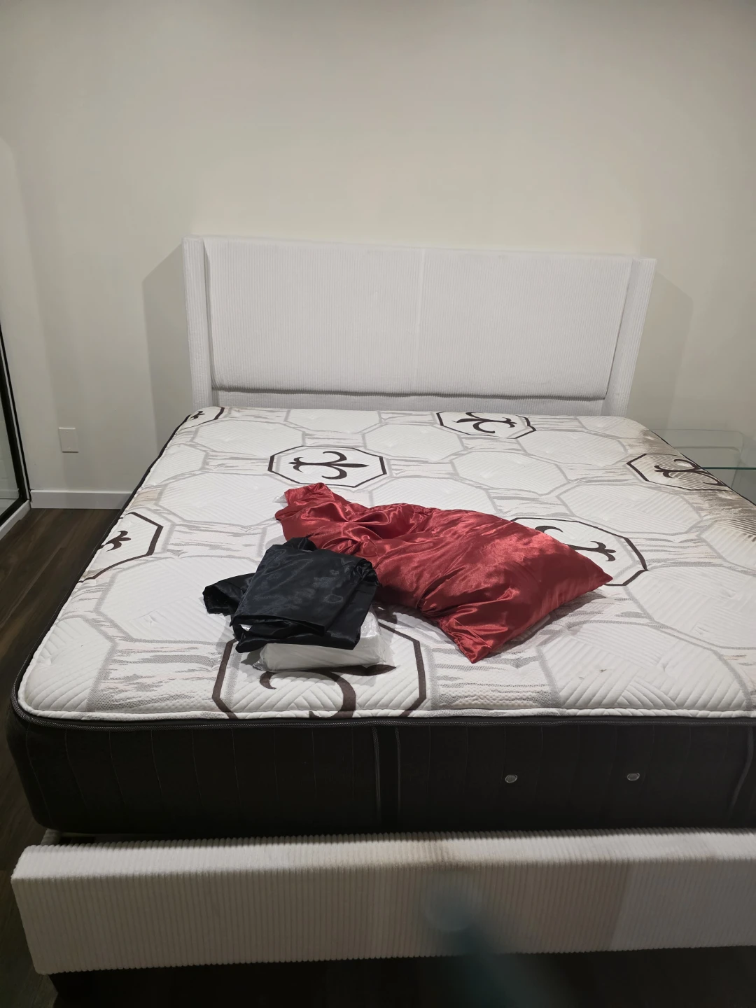 California king Frame with Headboard