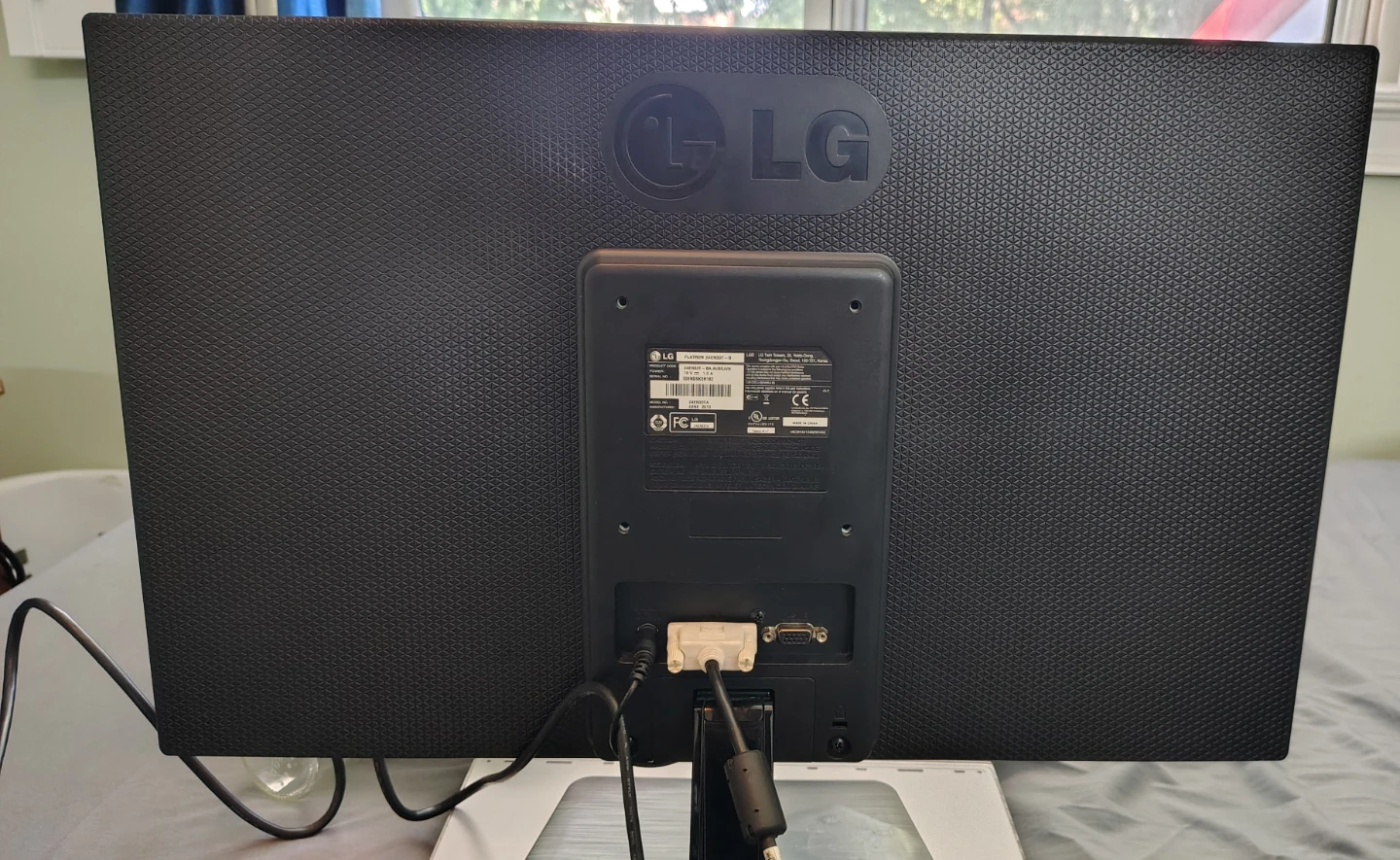 LG Monitor( 24-inchdisplay) - photo 3