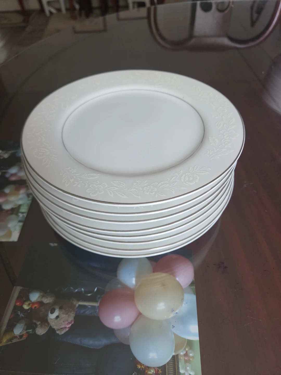 White Dinner Plates with Floral Design Set - photo 4