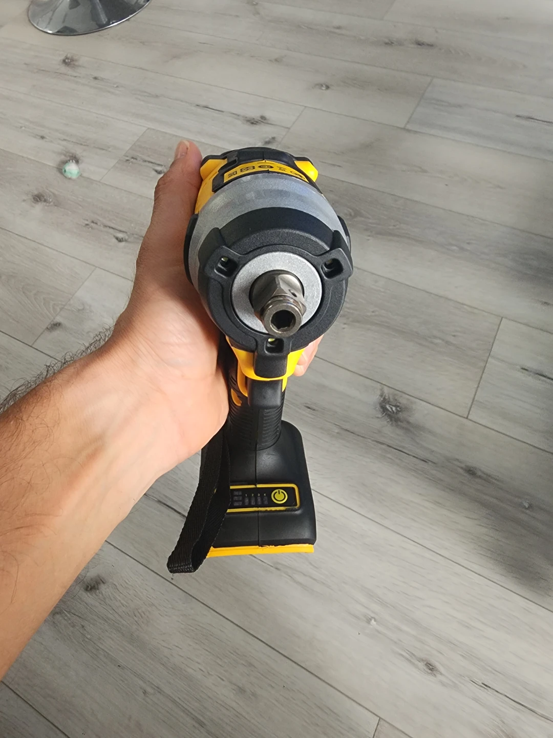 DEWALT 20V Brushless Impact Wrench - photo 4