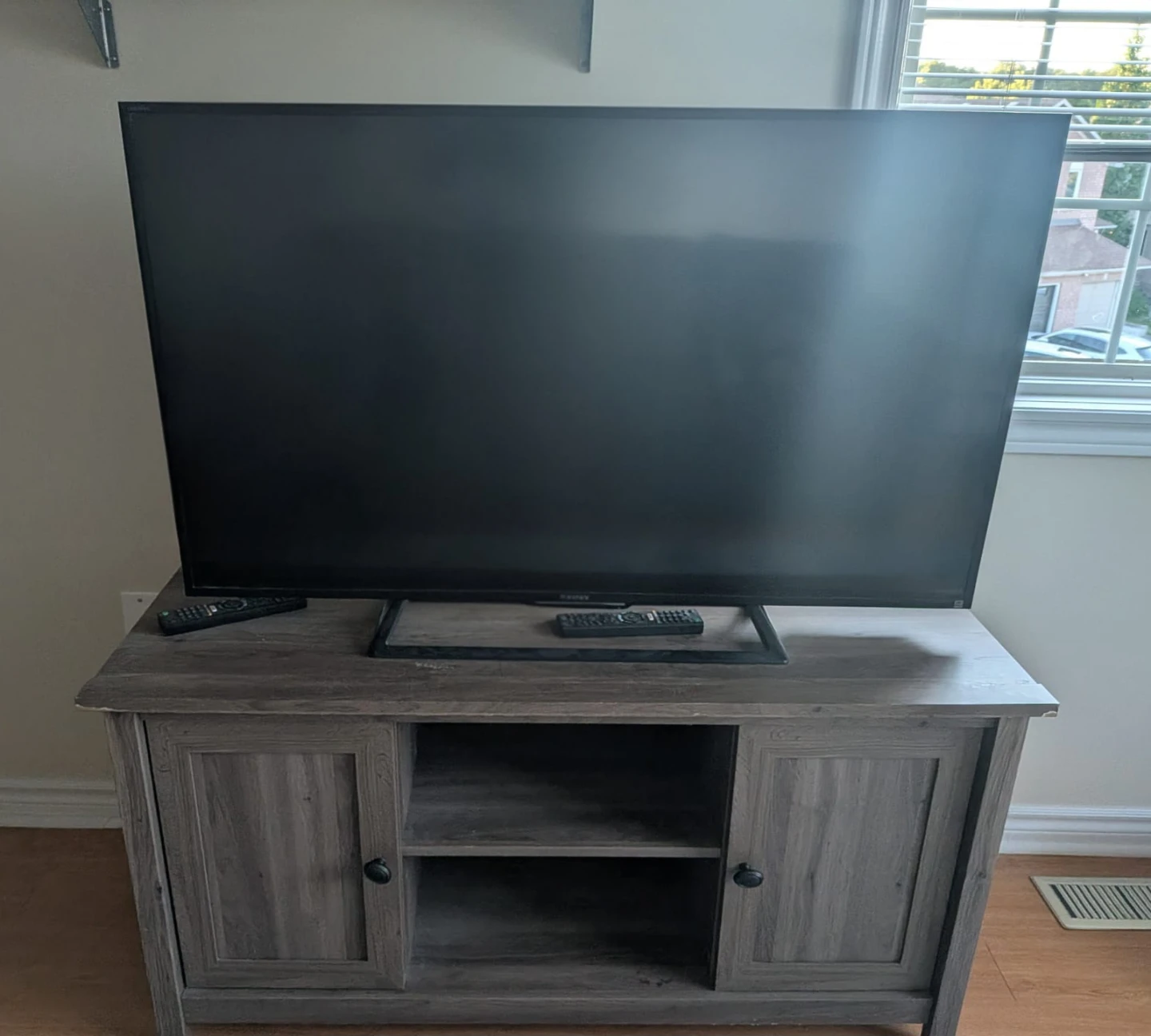 Sony KDL-48R550C 48" Television & Tv stand