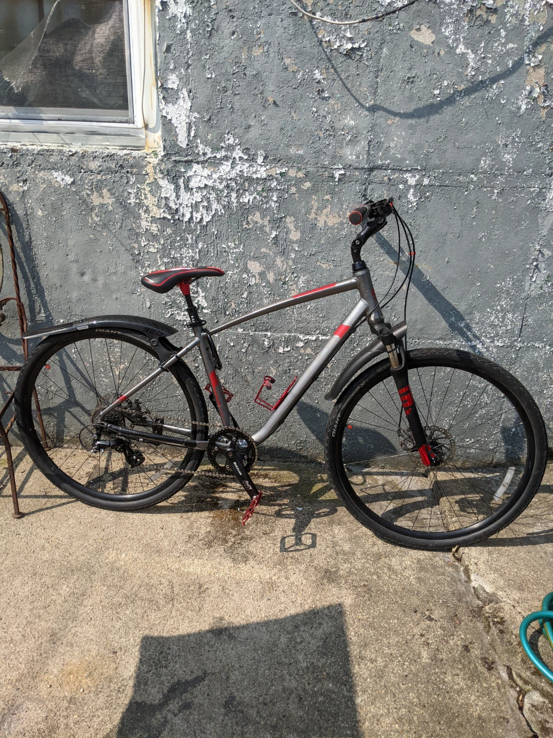 Giant Cypress XD Hybrid Bicycle Medium/Large