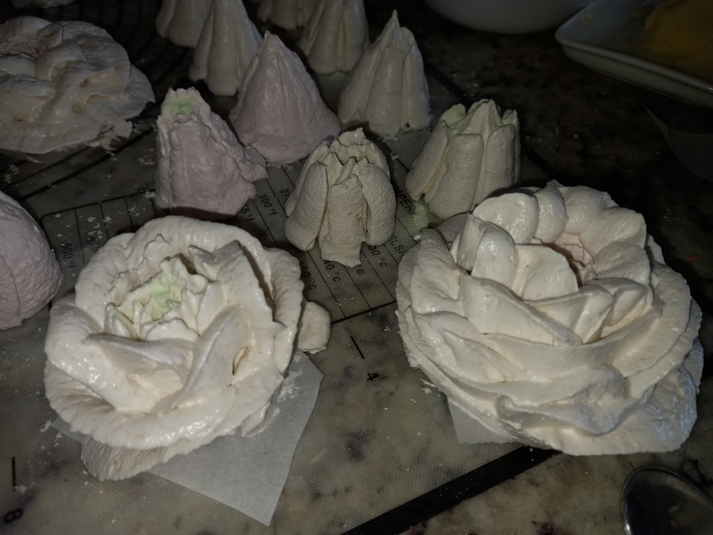 Handmade Rose Shaped Marshmallows - photo 2