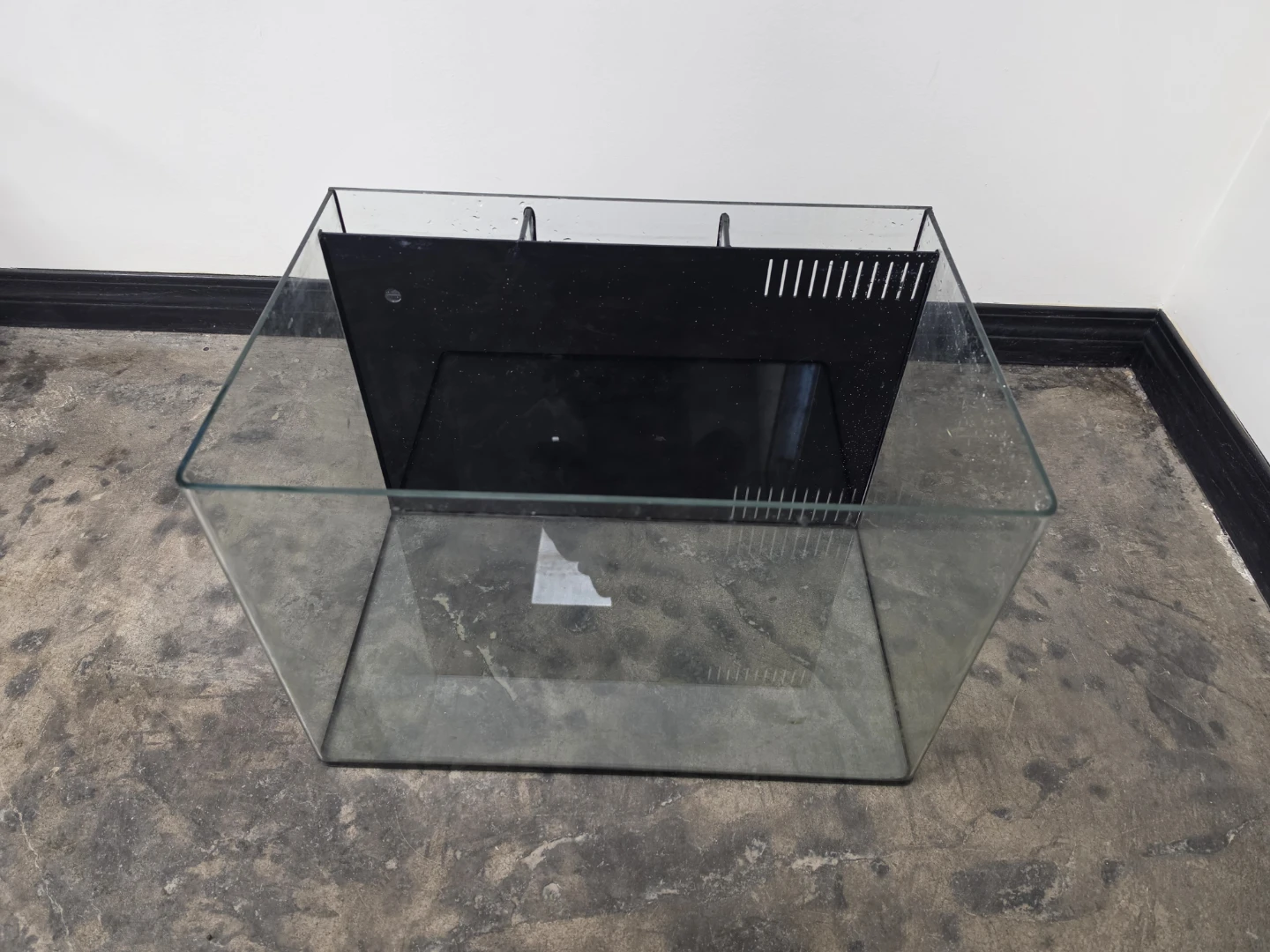 Glass Aquarium Tank with Retun Pump and Light - 15 Gallon AIO - photo 2