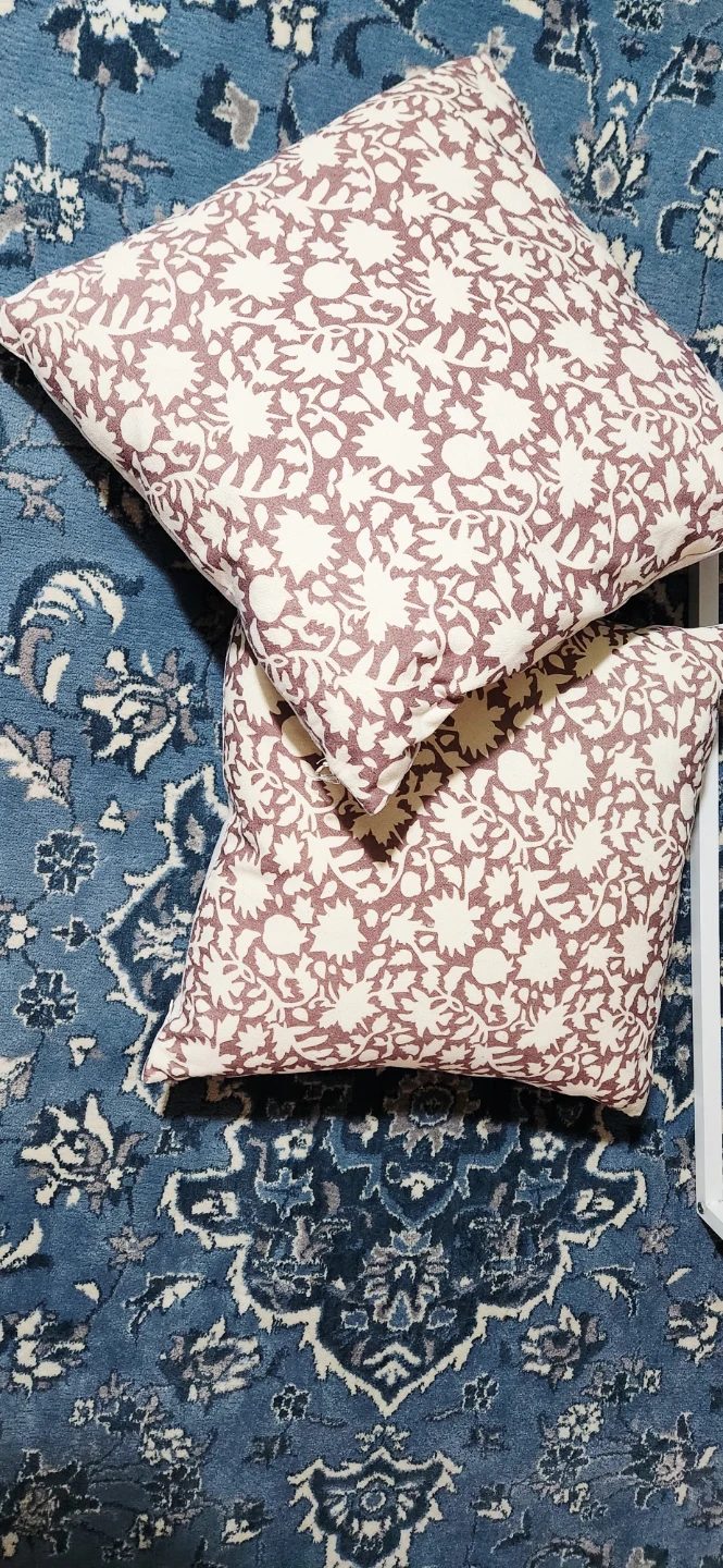Throw Pillows with Floral Pattern (Set of 2)
