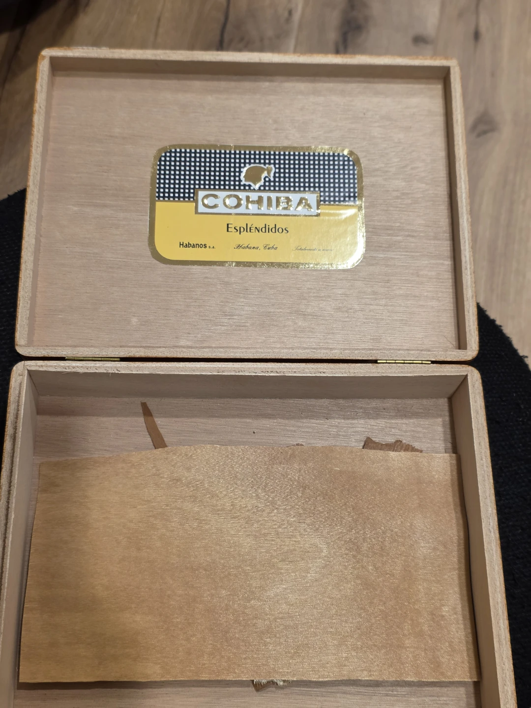 Cohiba Esplendidos Wooden Cigar Box - photo 3