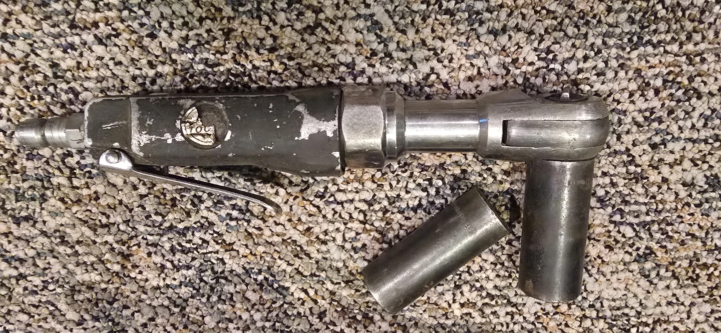 Air Ratchet Wrench with 2 deep sockets - photo 2