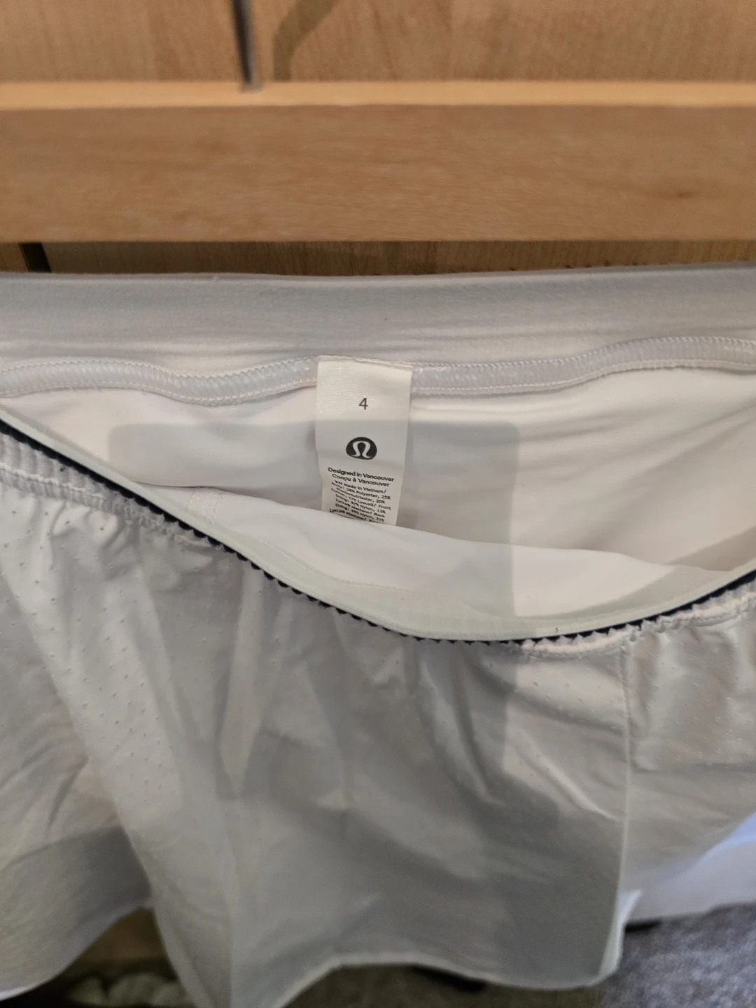 Lululemon White Tennis Skirt - Size 4 - photo 2