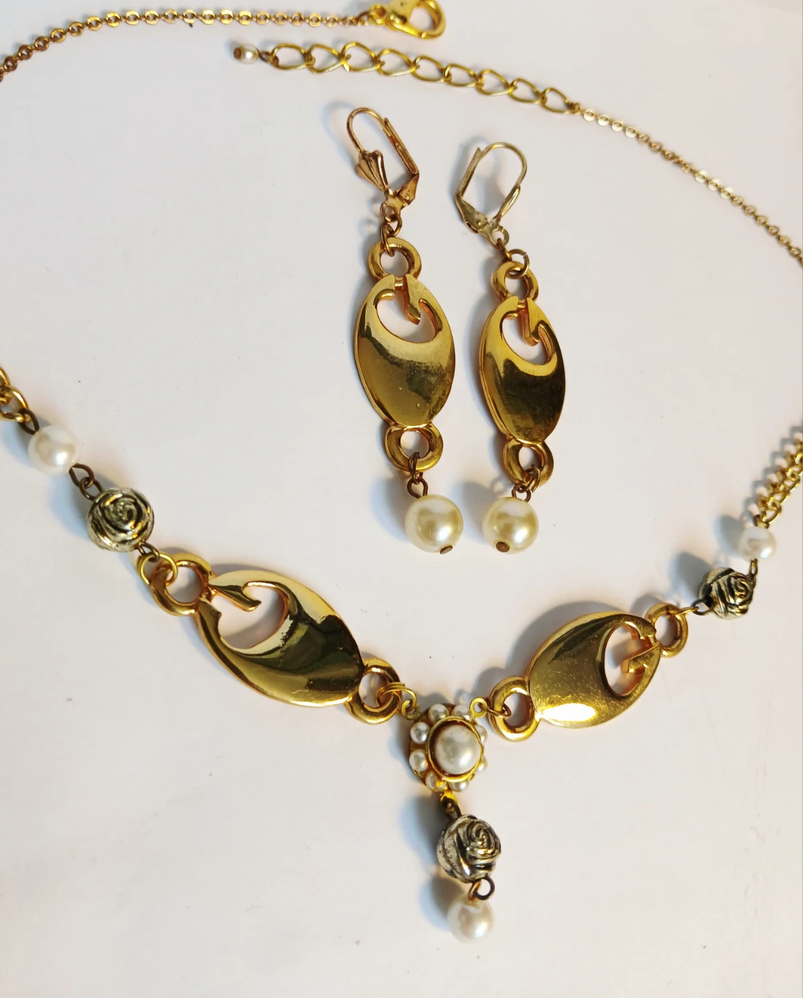 Gold-tone Necklace and Earring Set with Pearls - photo 2