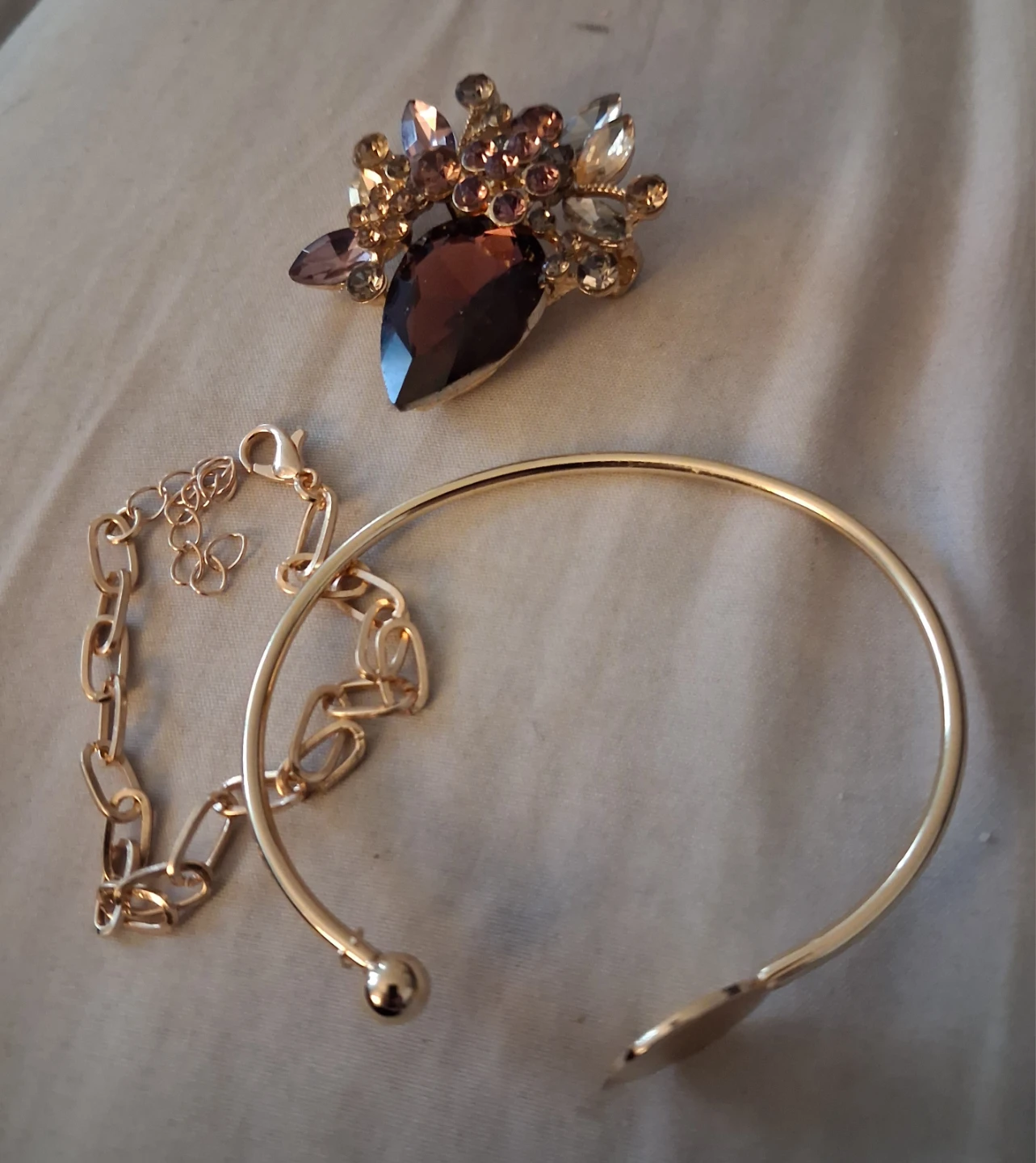 Jewellery Set - Brooch and Bracelet