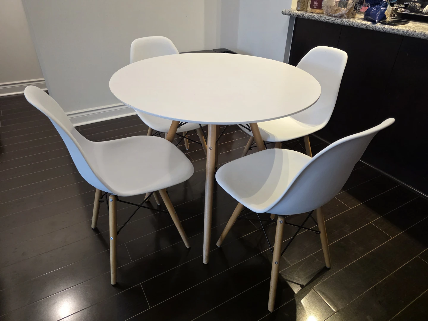 Structube Dining Table Set with 4 Chairs - photo 3