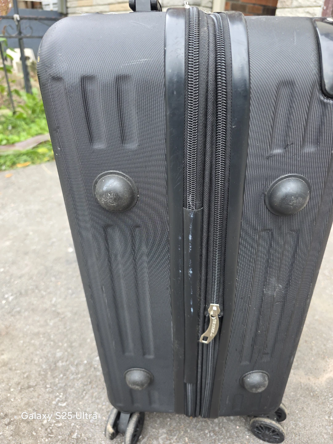Black Hardside Spinner Luggage - photo 3