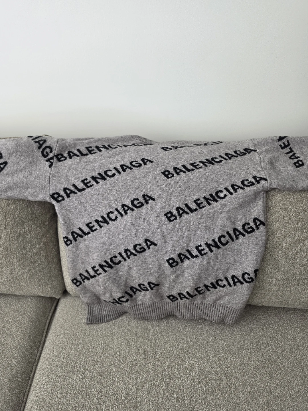 Balenciaga Paris Sweater - photo 2