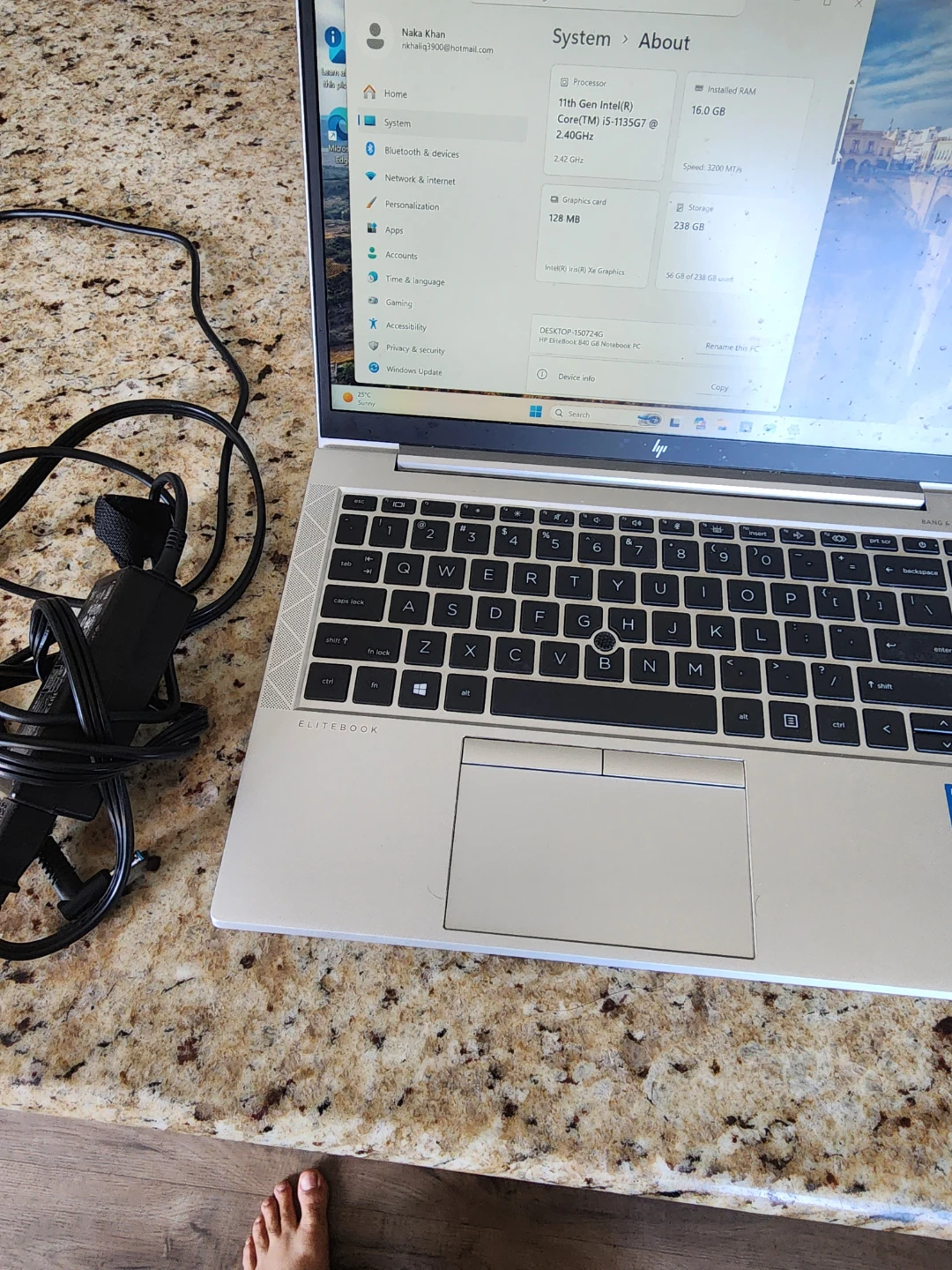 HP EliteBook Laptop 16 GB RAM, 238 GB Storage