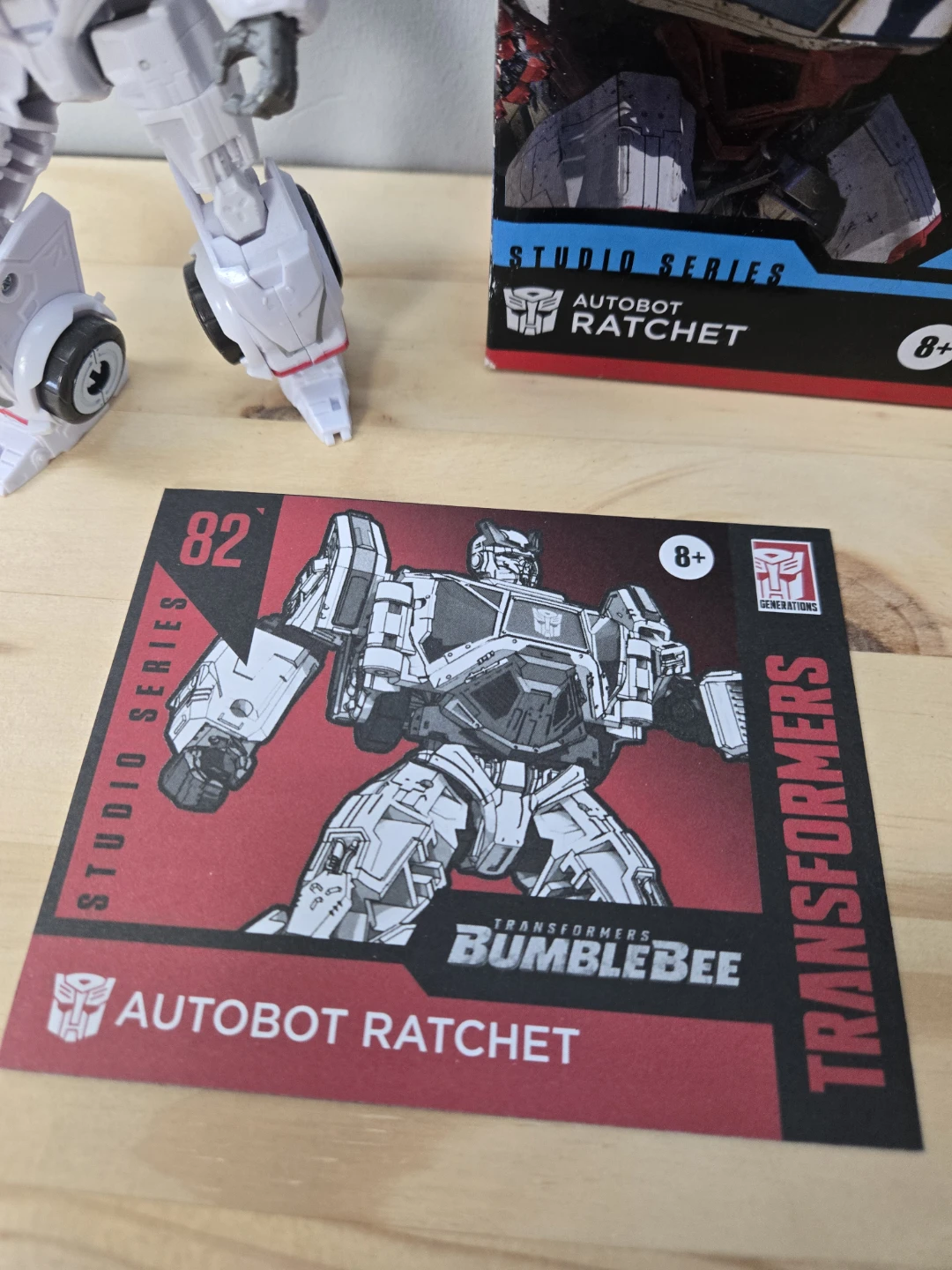 Transformers studio series ratchet - photo 4