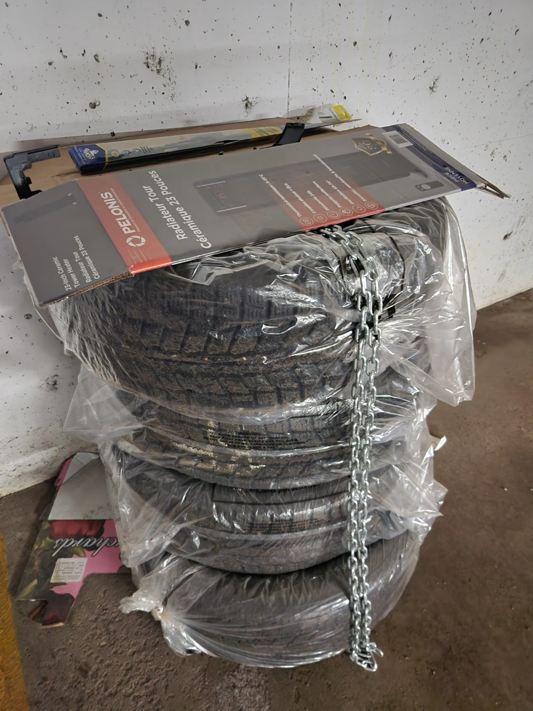 Four pairs of vehicle tires - photo 2