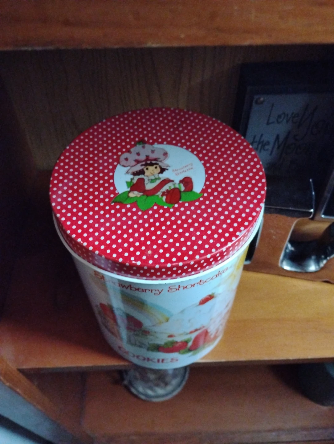 Vintage Strawberry Shortcake Cookie Tin - photo 2