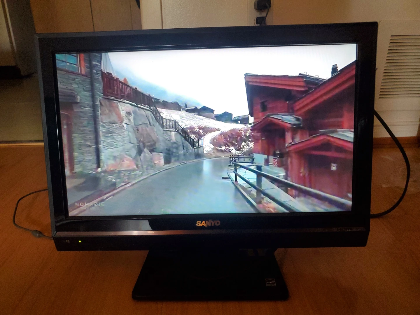 Sanyo LCD-19E35 19" Television Receiver - photo 4