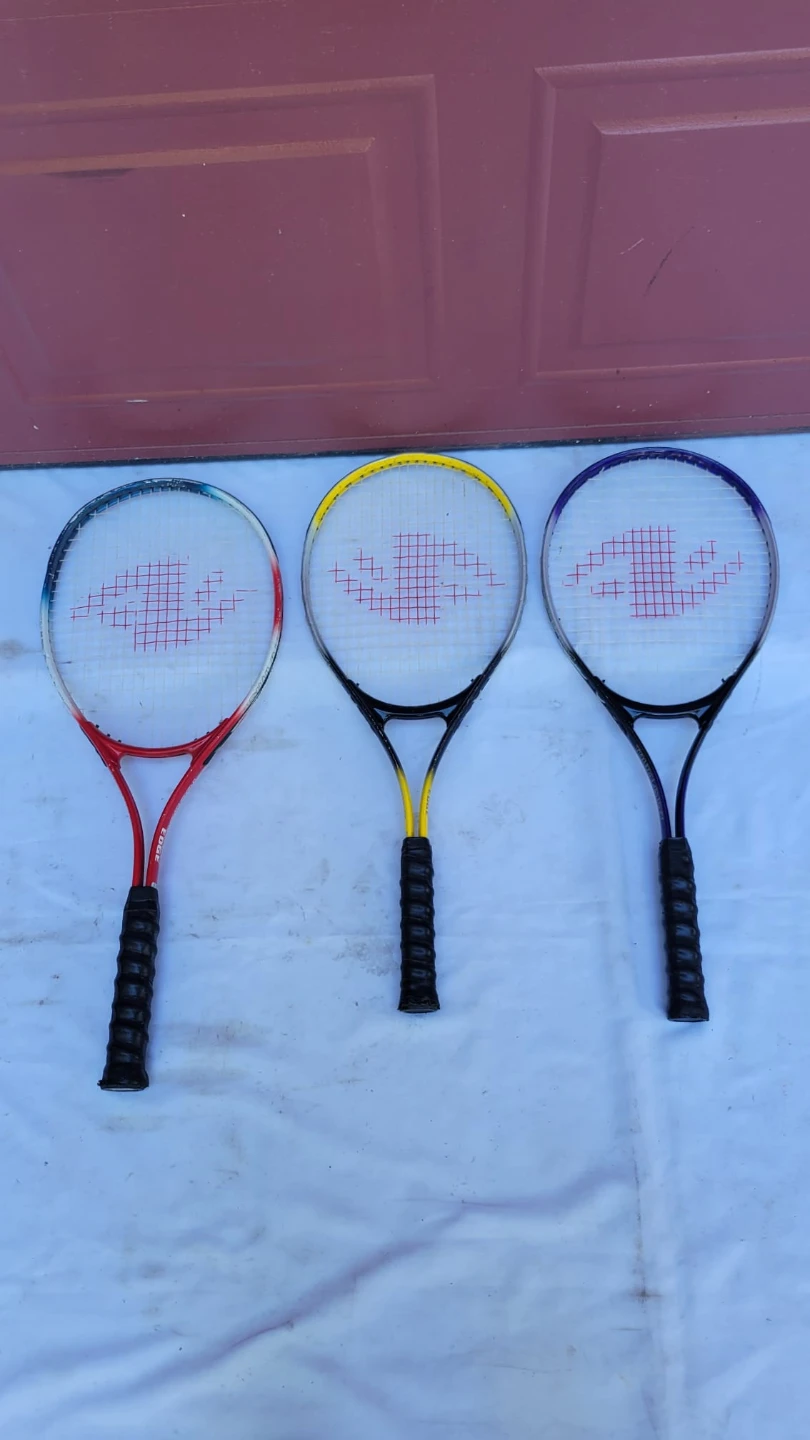 Tennis Racquets. Wilson Edge