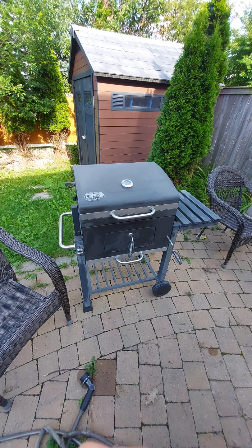 Charcoal barbecue grill