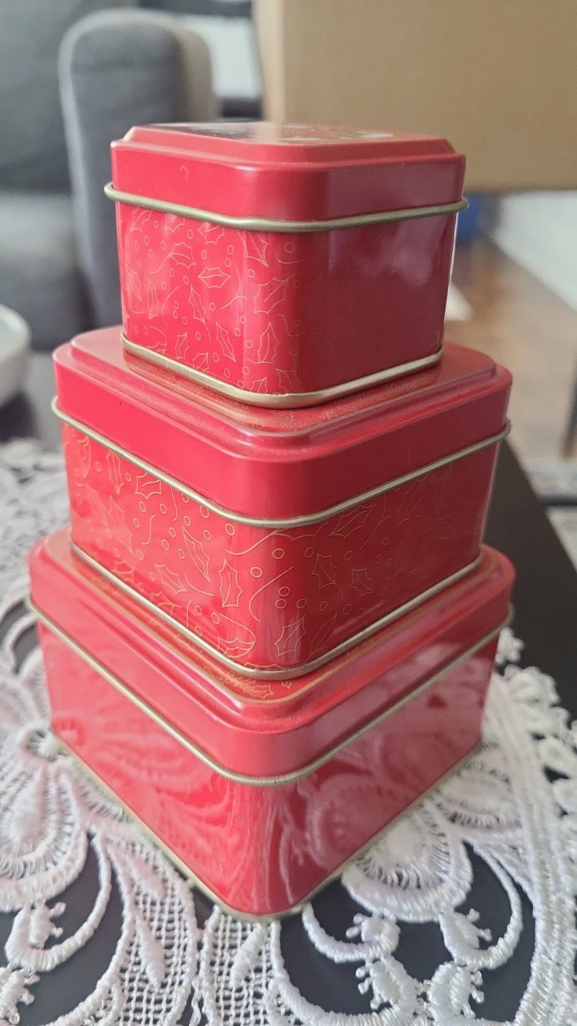 3 Red Poinsettia Tins for $5 - photo 4