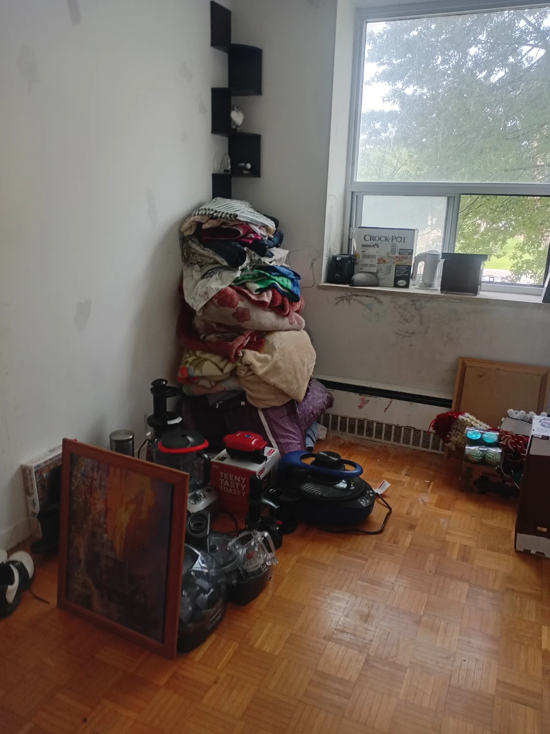 Assorted Decorative Items - photo 2