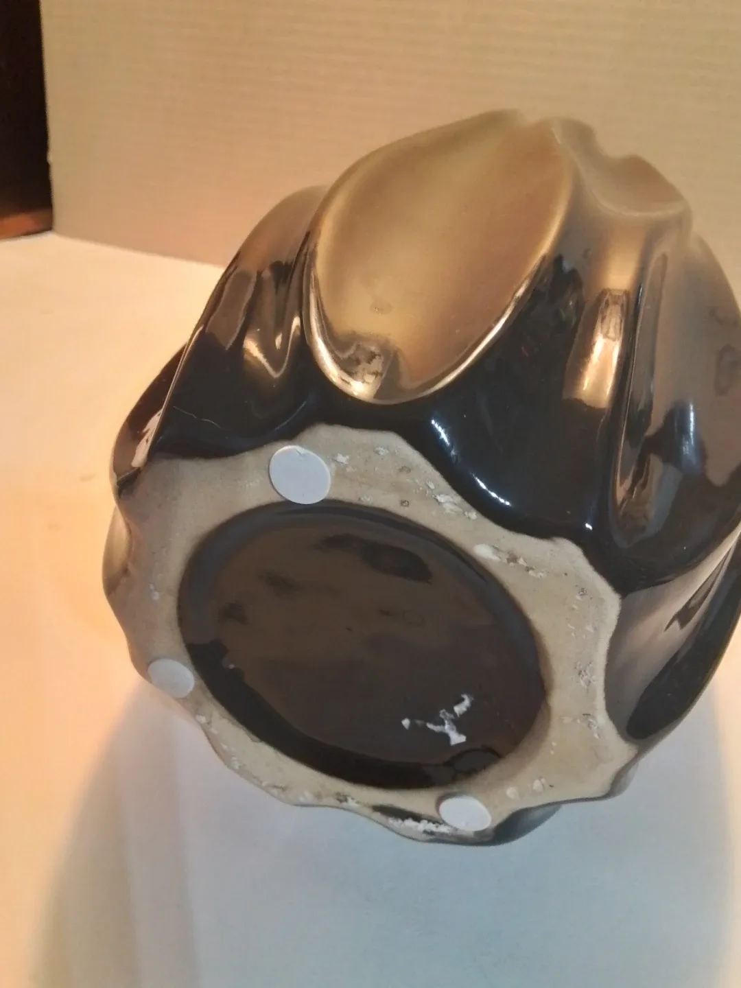 Vintage 1980s Postmodern Black Ceramic Fluted Tulip Vase - photo 5