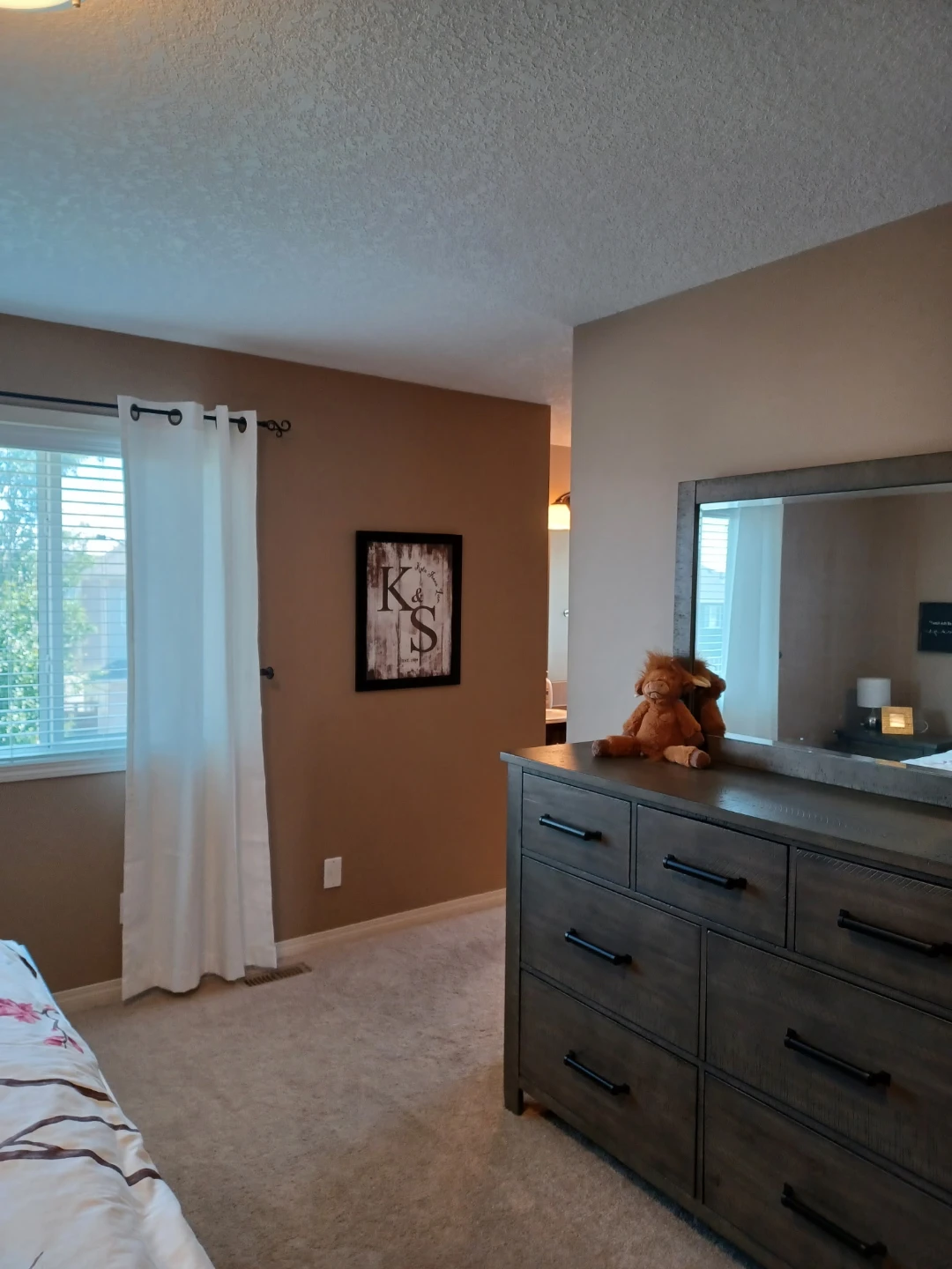 **beautiful King size bedroom set