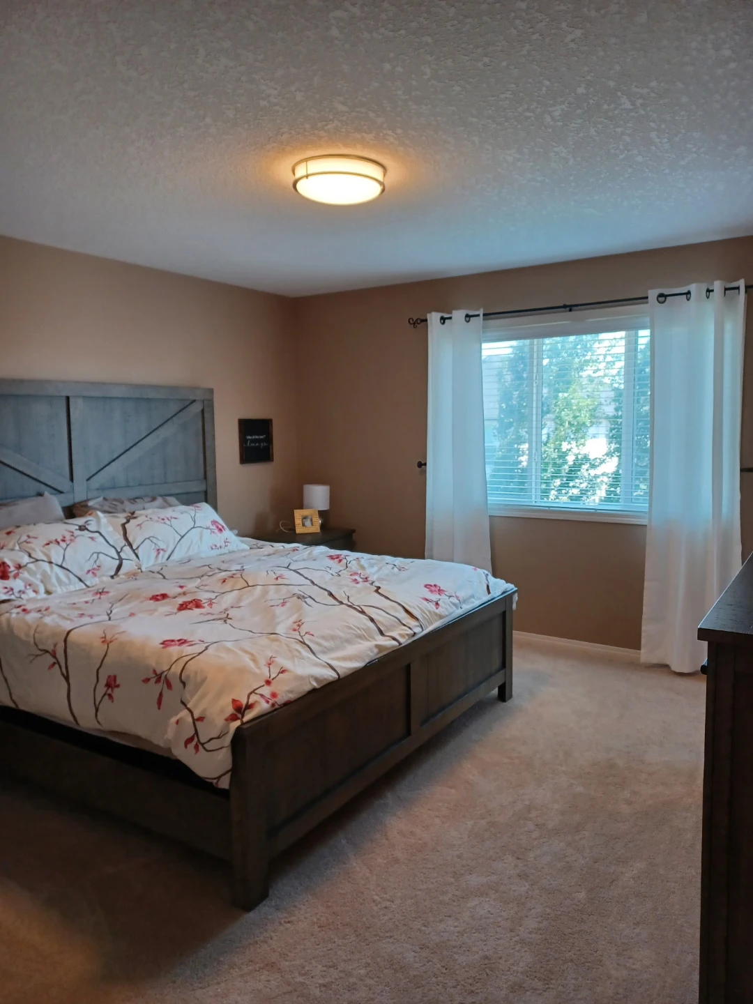 **beautiful King size bedroom set - photo 2