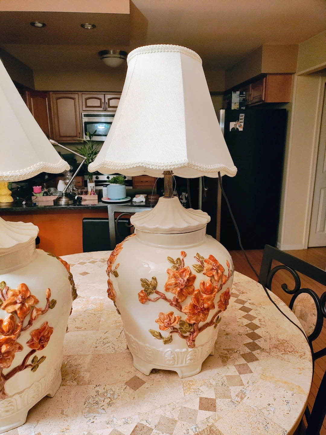 Vintage Chinoiserie Ceramic Pagoda Table Lamps - photo 4