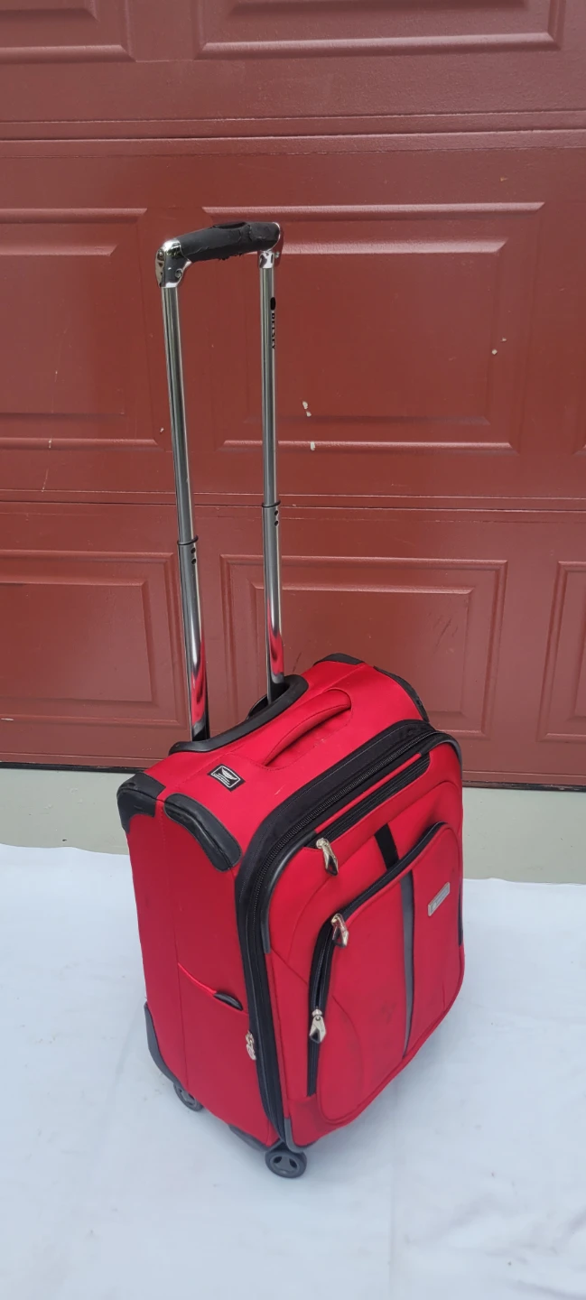 Red Delsey 21" Carry-On Luggage - photo 2