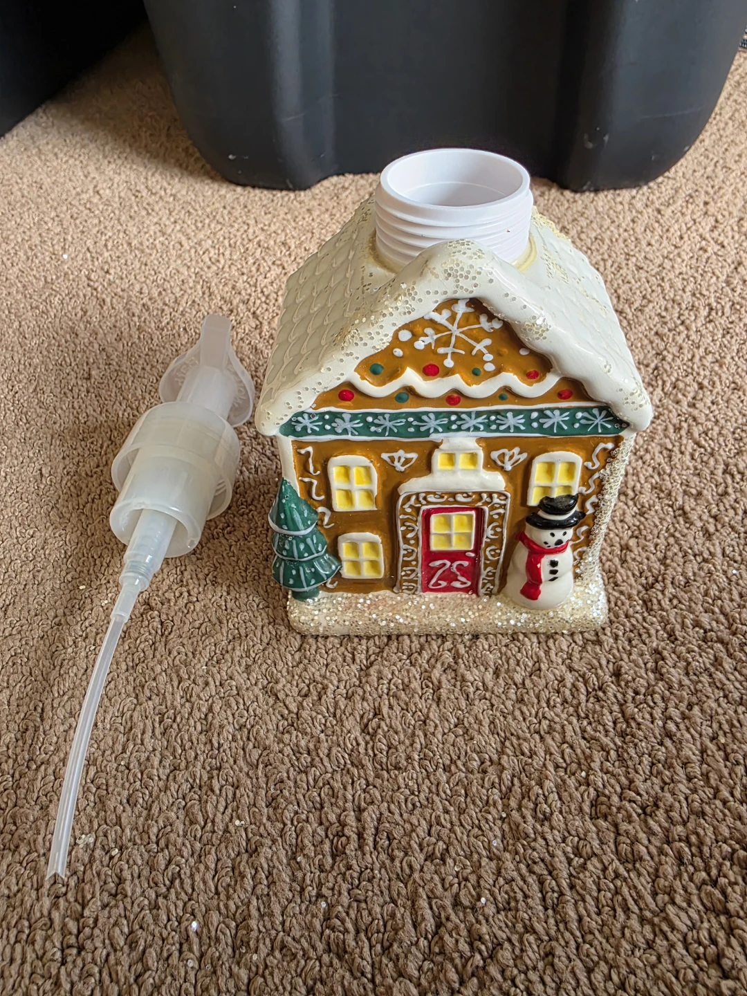 Bath & Body Works Gingerbread House Foaming Soap Dispenser - photo 4