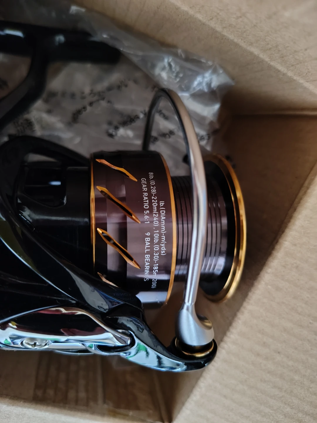 DAIWA 3000 Spinning Fishing Reel | Carbon | 9 Bearings - photo 2