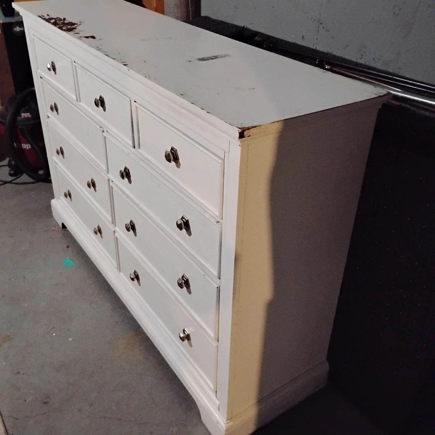 White 9-Drawer Dresser - photo 3