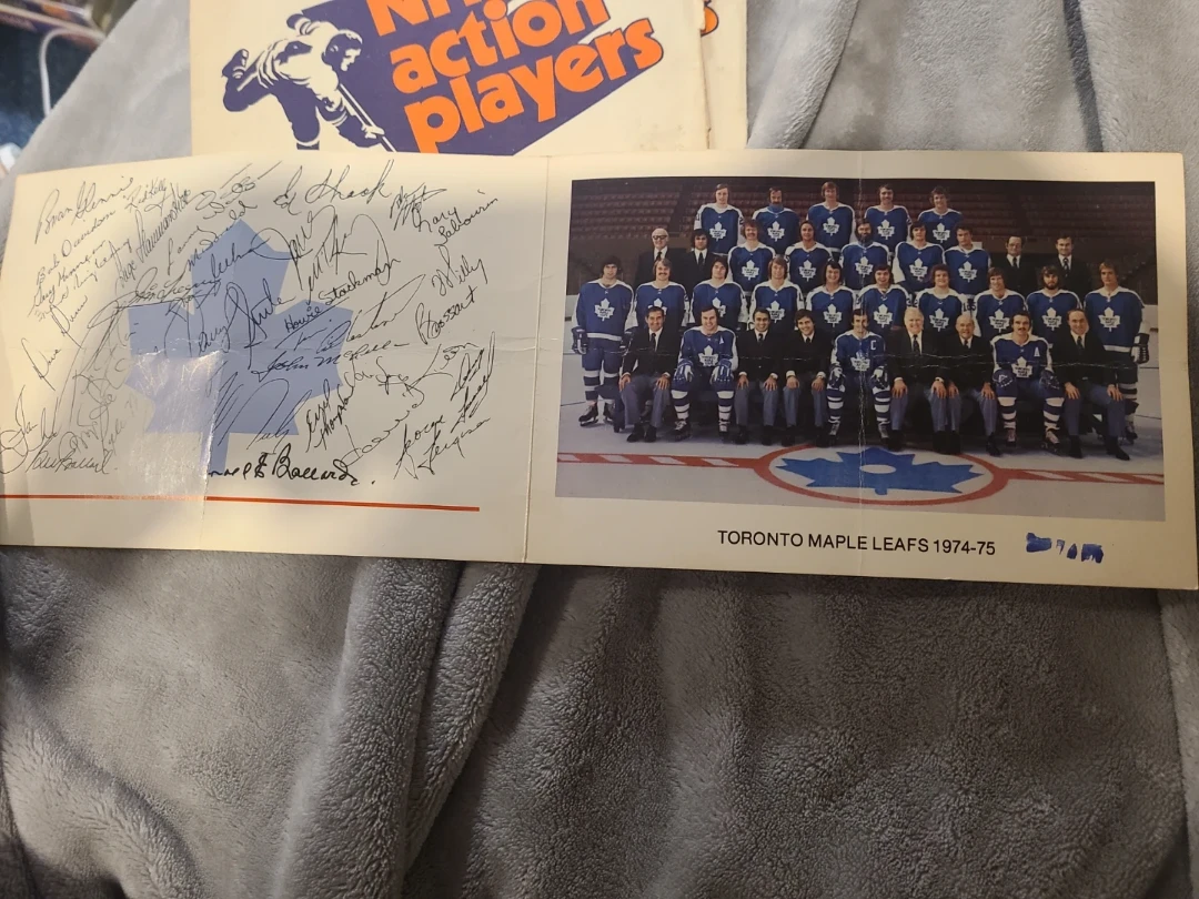 Toronto Maple Leafs 1974-75 Team Photo & Autographs - photo 3