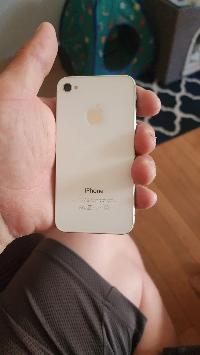 Apple iPhone 4S White