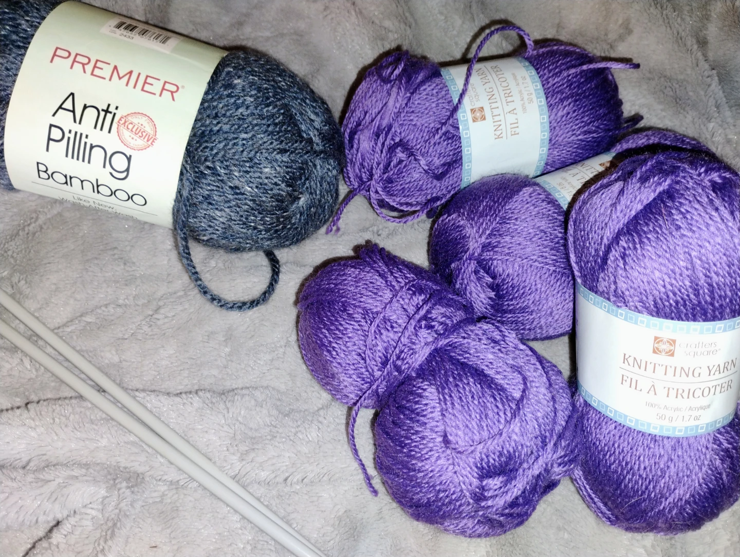 Knitting Needles with yarn - photo 2