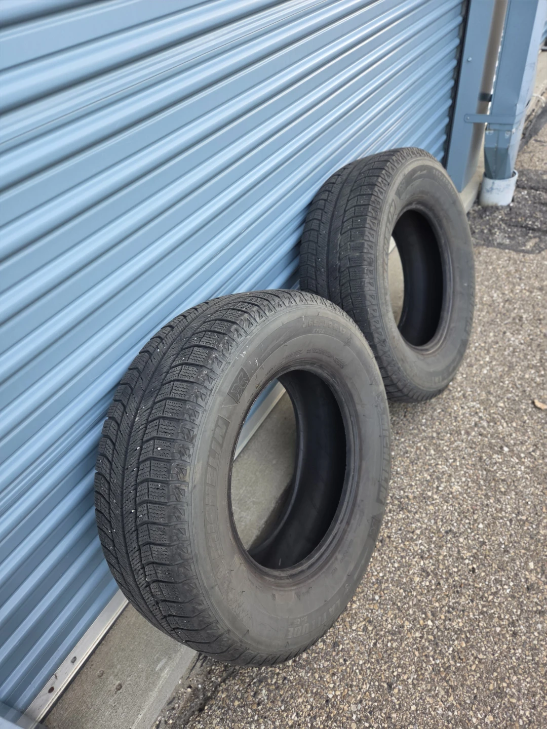 2 Michelin Latitude X-Ice Studless Winter Tires - 265/70R17