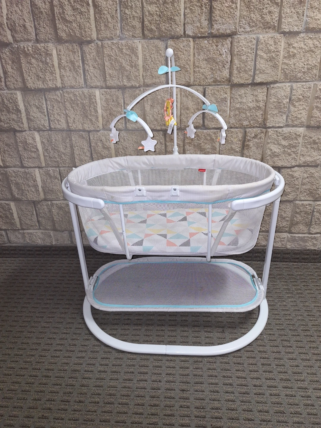 Fisher-Price Soothing Motions Bassinet