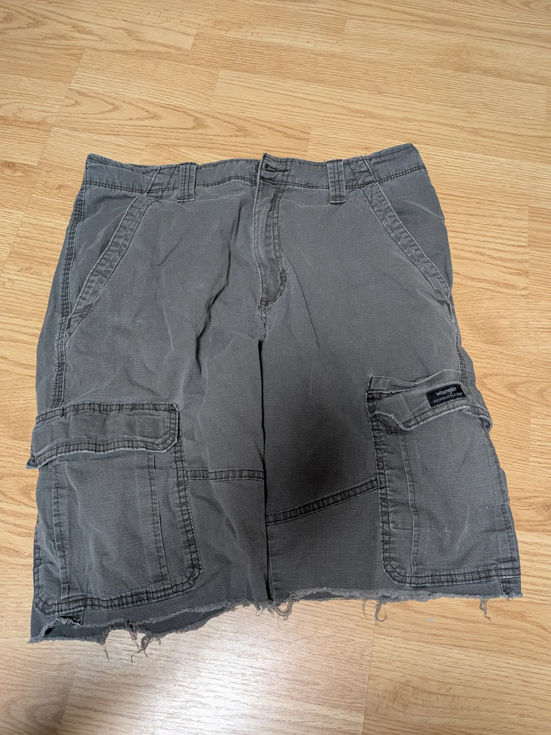 Gray cargo shorts unisex