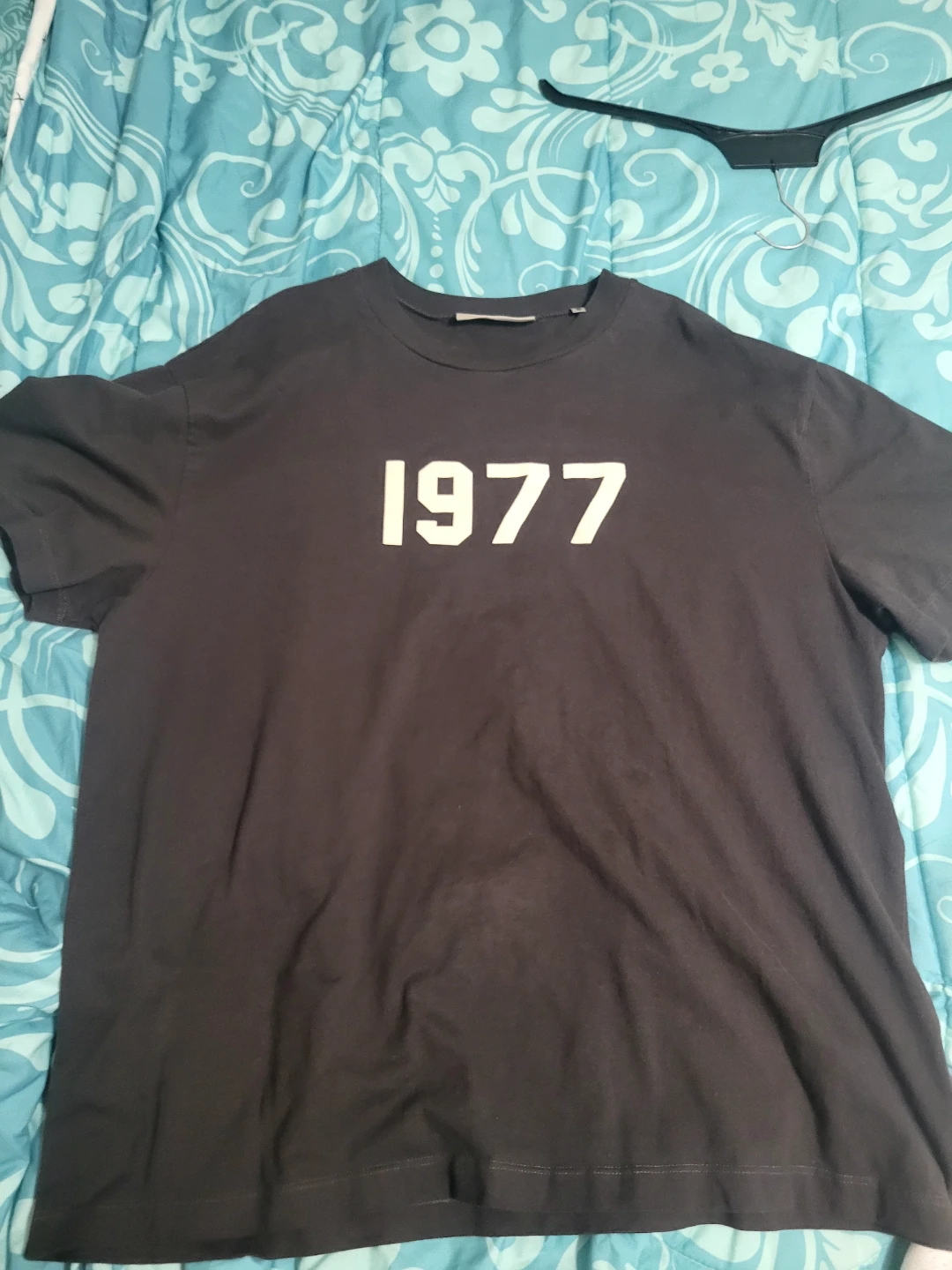 Essentials "1977" T-Shirt