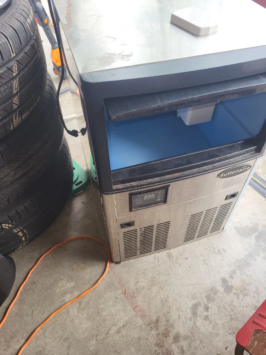 Suttonaire Commercial Ice Maker - Model 129S - photo 2