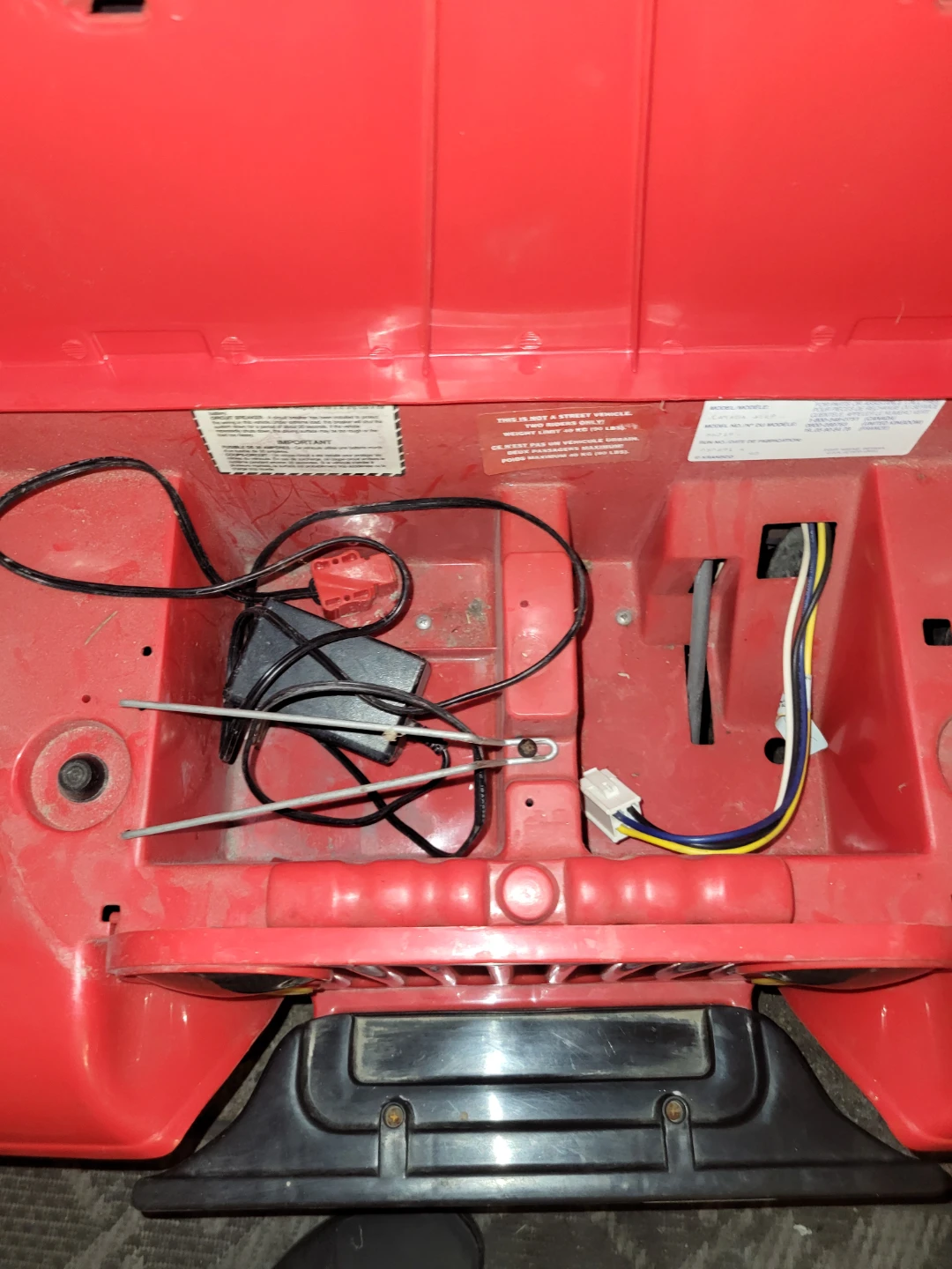 Power wheels 4×4 red jeep - photo 3