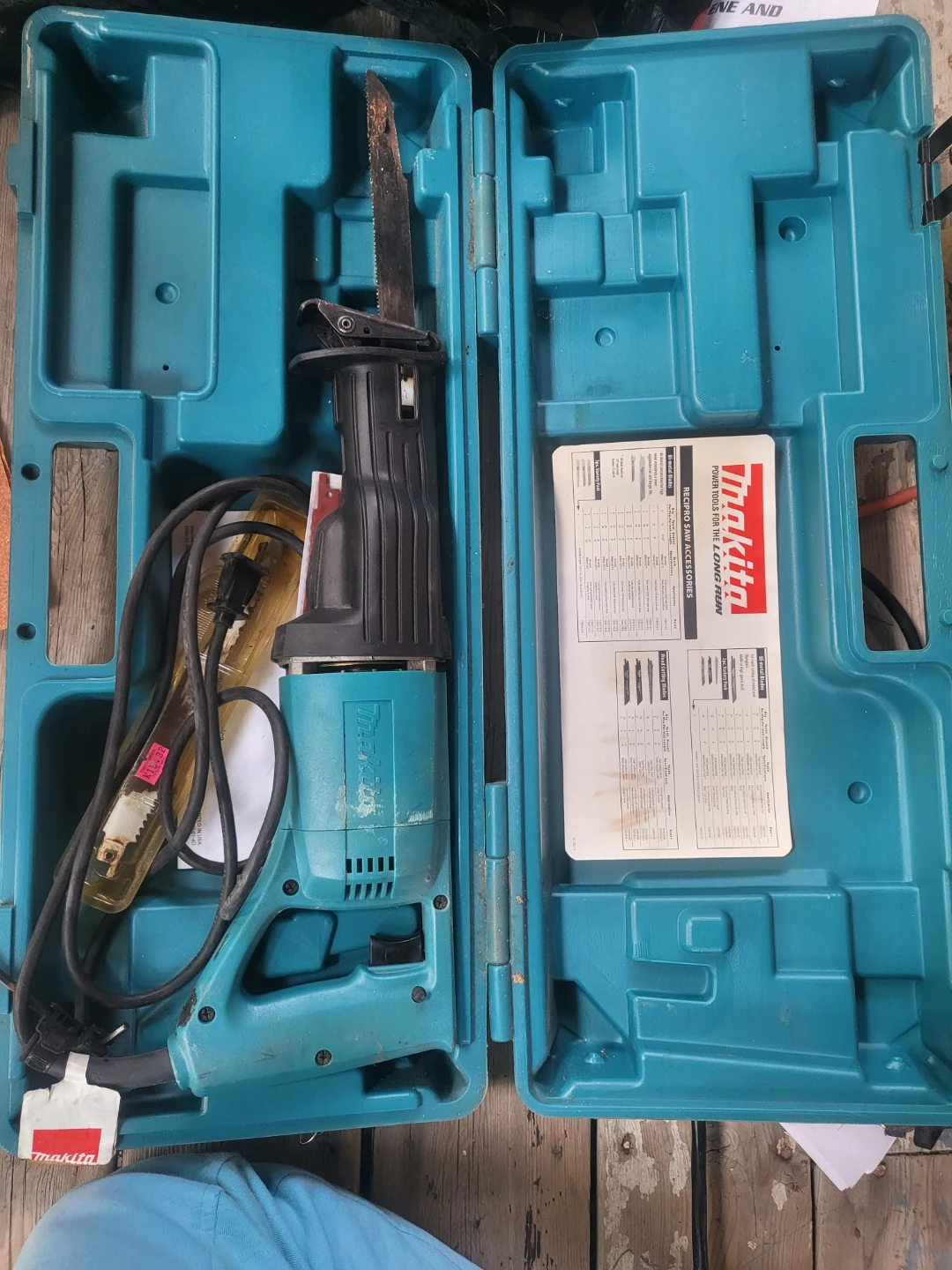 Makita corded reciprocating saw with case - photo 2