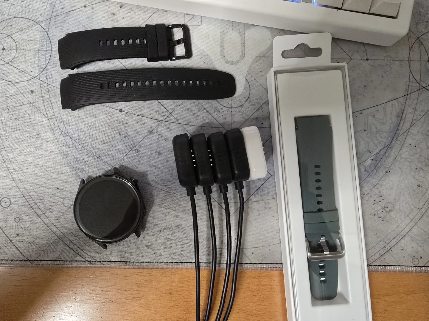 OnePlus Watch  2 w/ Black and Green Band - photo 3