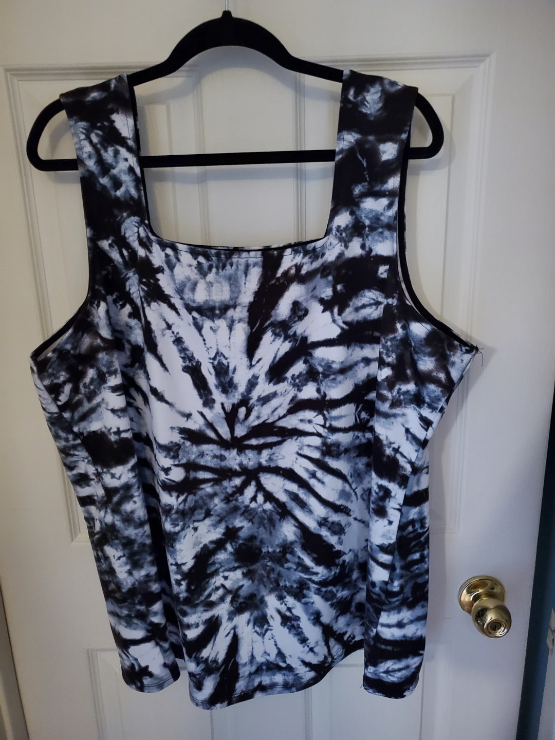 Plus Size Black and White Tie-Dye Tank Top