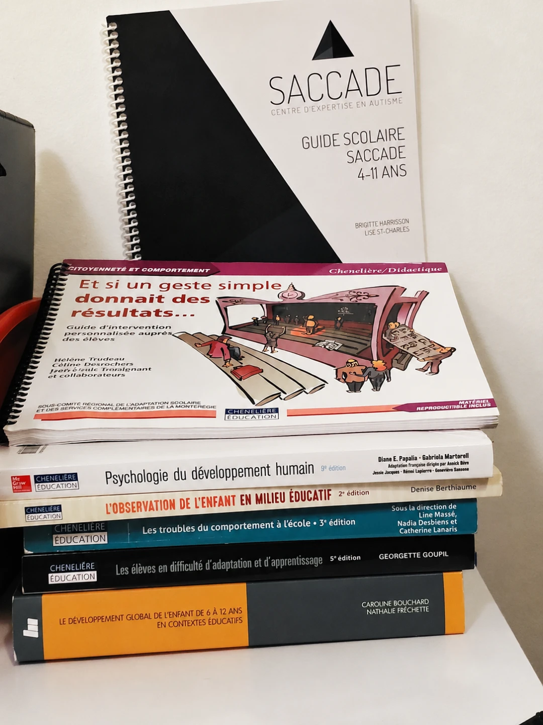 7 livres pour le diplome collégiale d'aide enseignant.