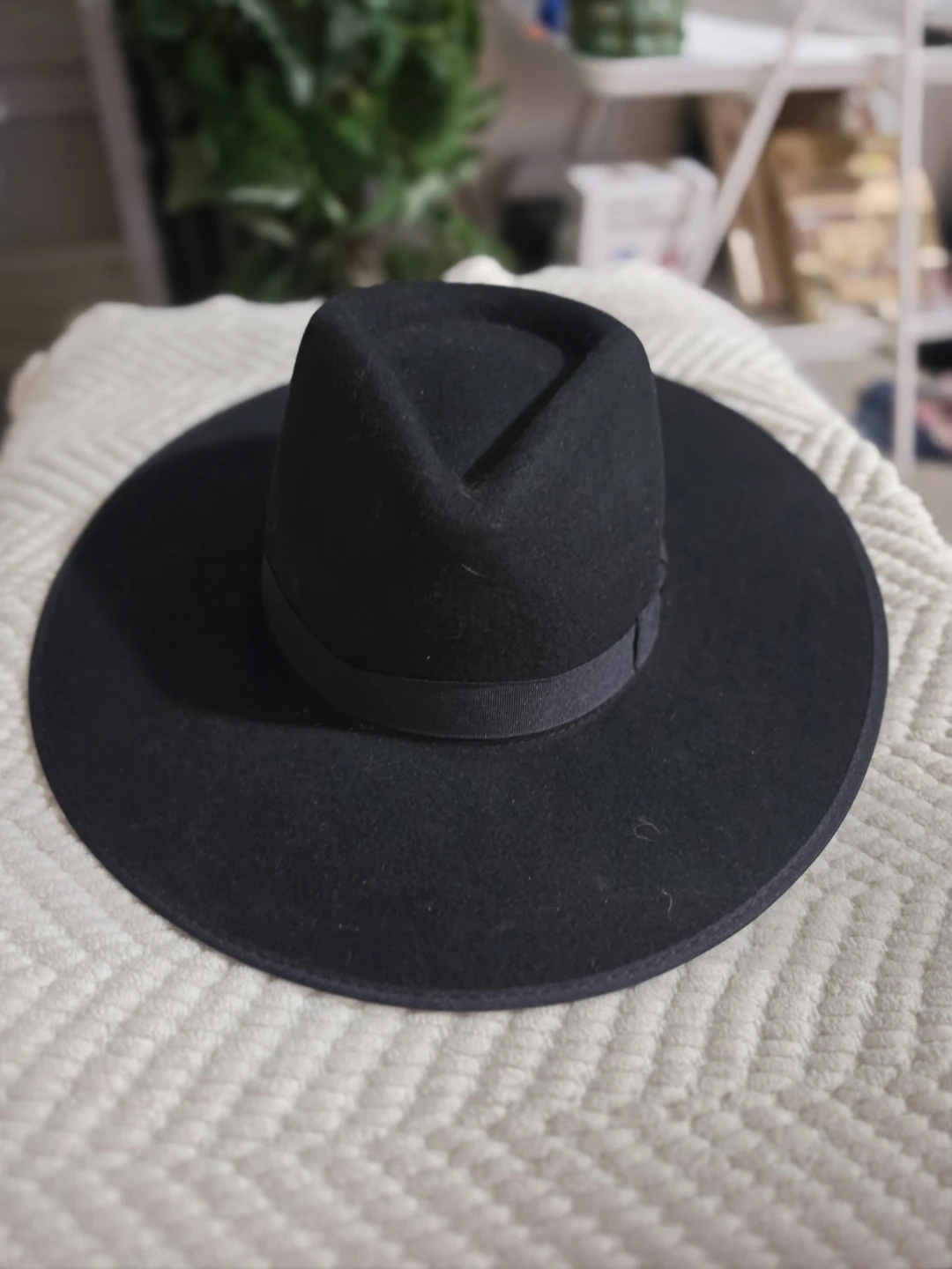 Olive & Pique Black Felt Fedora Hat