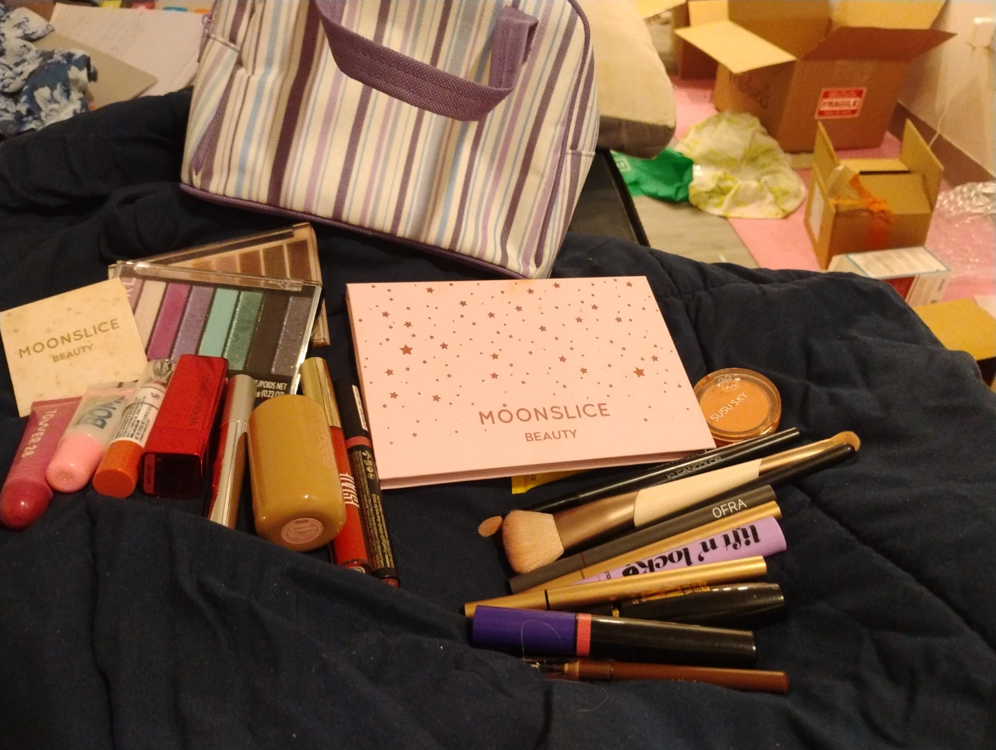 Moonslice Beauty and Covergirl makeup set with bag - photo 5