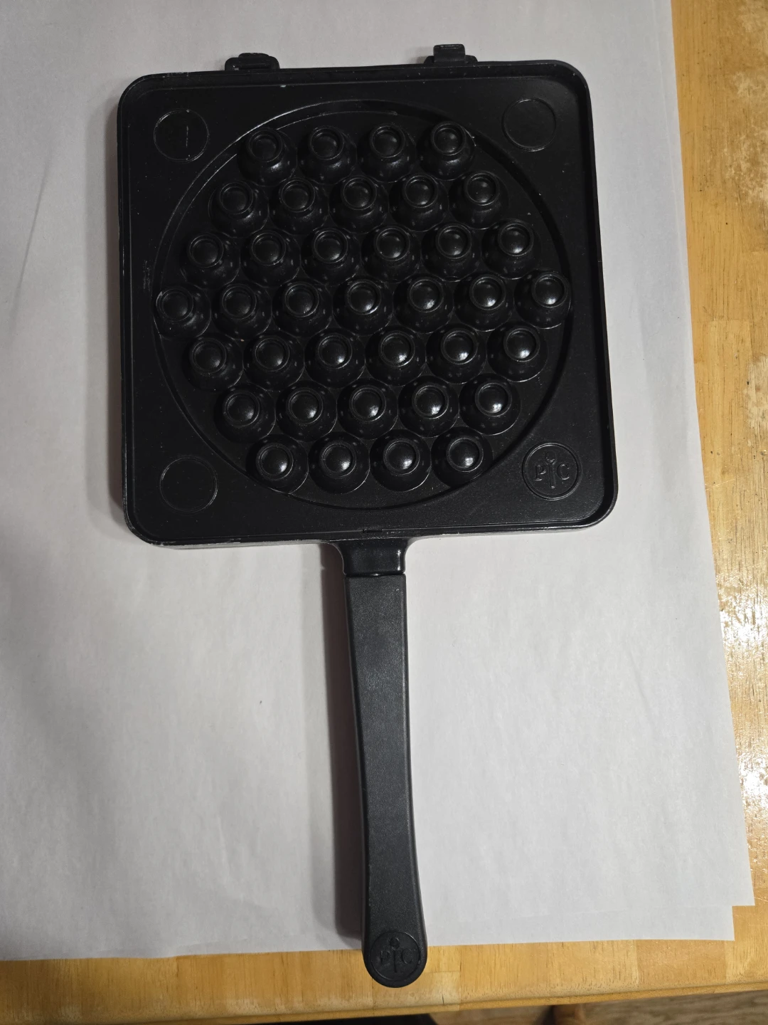 Pampered Chef Bubble Puff Nonstick Kitchen Waffle Pan Maker - photo 2